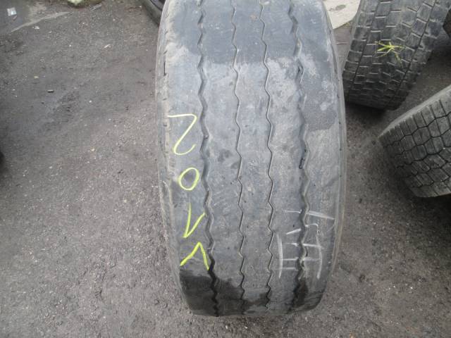 Opona używana 385/55R22,5 Pirelli ST01
