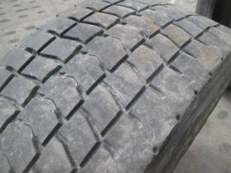 Opona używana 295/60R22,5 Bridgestone BIEŻNIKOWANA