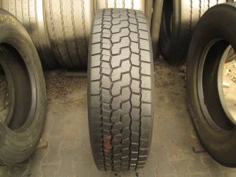 Opona używana 275/70R22,5 Pirelli BIEŻNIKOWANA