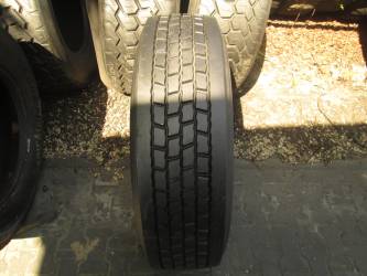 Opona używana 275/70R22,5 Pirelli BIEŻNIKOWANA