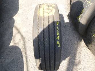 Opona używana 245/70R19,5 Uniroyal TH40