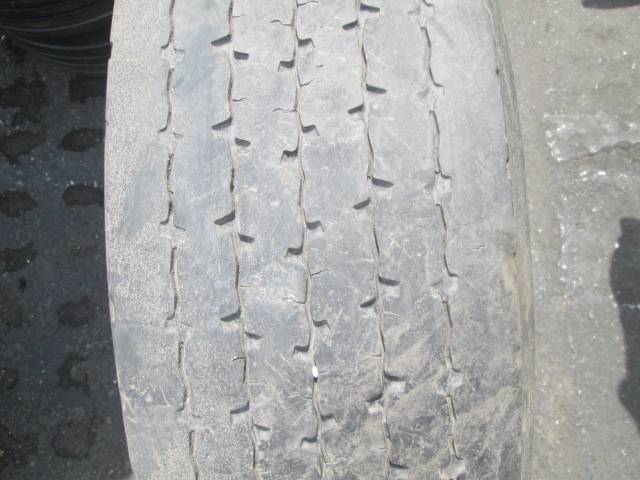 Opona używana 295/80R22,5 Michelin BIEŻNIKOWANA