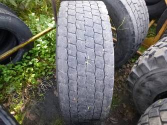 Opona używana 295/60R22,5 Bridgestone BIEŻNIKOWANA