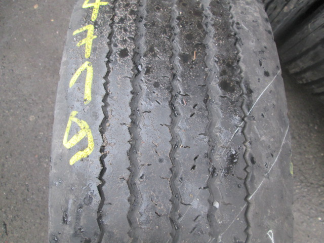 Opona używana 305/70R22.5 Uniroyal R200