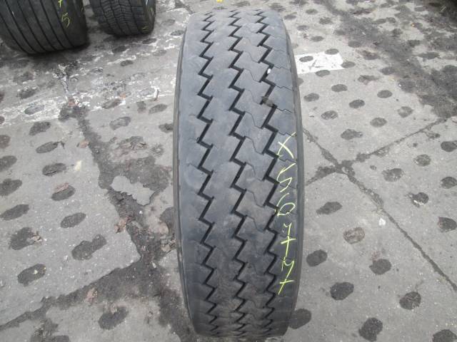 Opona używana 275/70R22,5 Pirelli BIEŻNIKOWANA