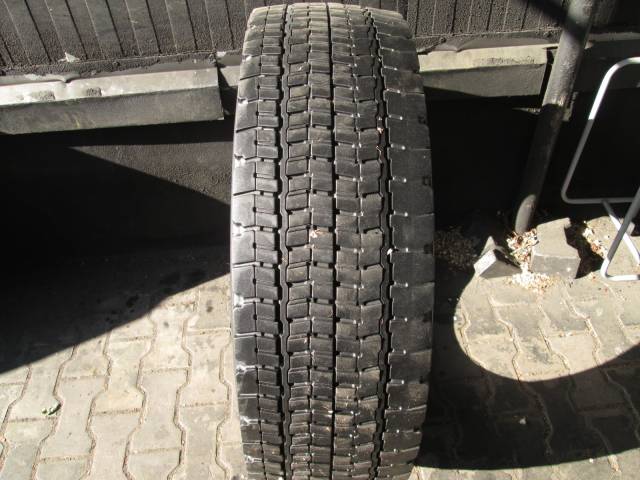 Opona używana 275/70R22,5 Michelin BIEŻNIKOWANA