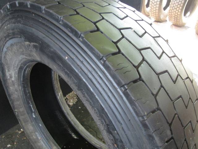 Opona używana 315/70R22,5 GITI GDR621