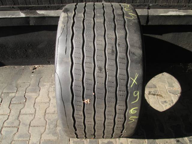 Opona używana 445/45R19,5 Michelin BIEŻNIKOWANA