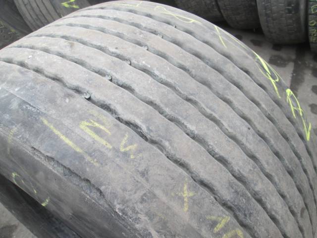 Opona używana 445/45R19,5 Continental BIEŻNIKOWANA