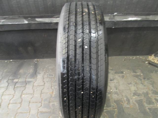 Opona używana 315/70R22,5 Continental BIEŻNIKOWANA