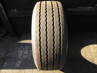 Opona używana 385/55R22,5 Bridgestone BIEŻNIKOWANA