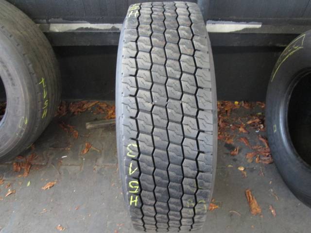 Opona używana 315/70R22,5 Dunlop BIEŻNIKOWANA