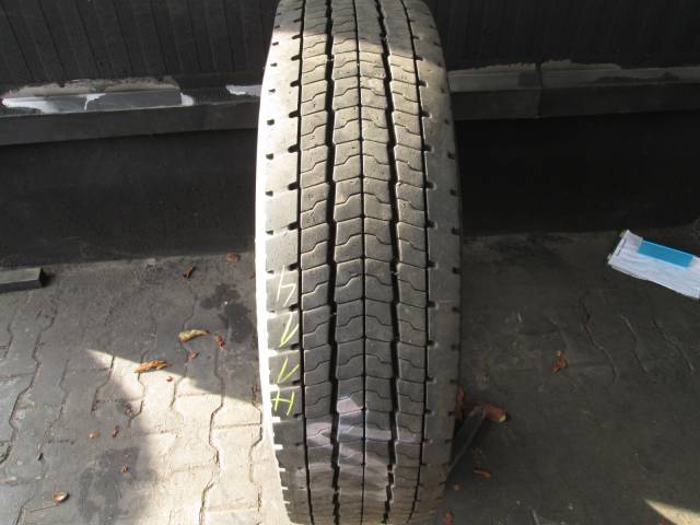 Opona używana 315/80R22,5 BANDAG BRIDGESTONE M749