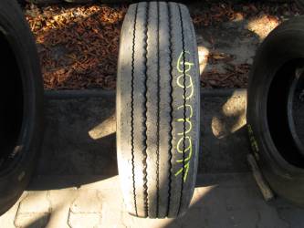 Opona używana 215/75R17,5 Uniroyal R2000