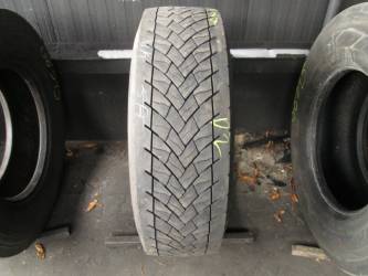 Opona używana 305/70R22,5 Goodyear KMAX D