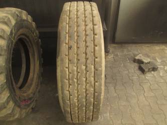 Opona używana 315/80R22,5 Pirelli BIEŻNIKOWANA