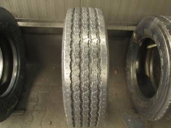 Opona używana 305/70R22,5 Michelin BIEŻNIKOWANA