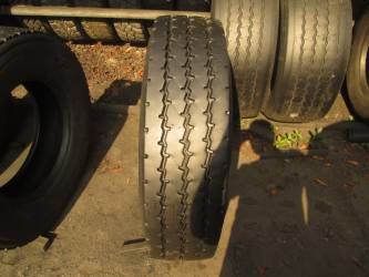 Opona używana 295/80R22,5 Dunlop BIEŻNIKOWANA