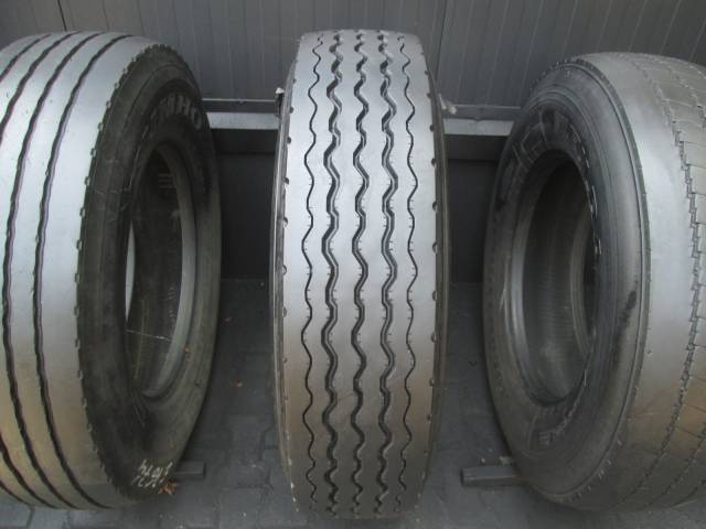 Opona używana 295/80R22,5 Uniroyal MONOPLY R200