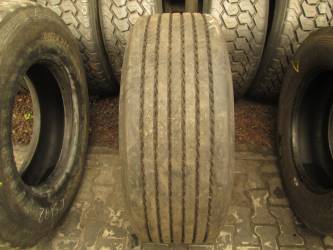 Opona używana 385/55R22,5 Pirelli BIEŻNIKOWANA