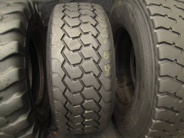 Opona używana 385/55R22,5 Dunlop BIEŻNIKOWANA