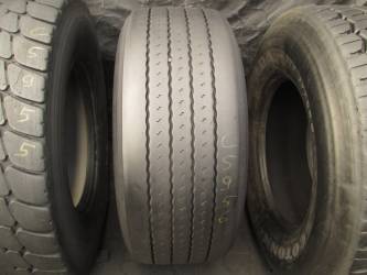 Opona używana 385/55R22,5 Bridgestone BIEŻNIKOWANA