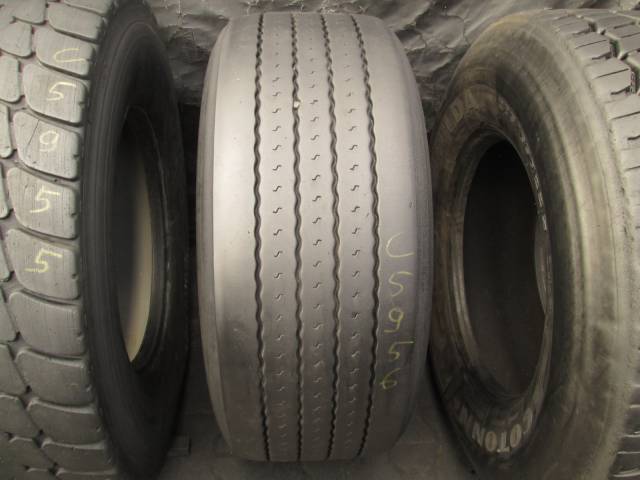 Opona używana 385/55R22,5 Bridgestone BIEŻNIKOWANA