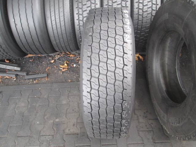 Opona używana 315/70R22,5 Sava BIEŻNIKOWANA