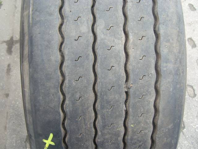 Opona używana 385/65R22,5 Bridgestone BIEŻNIKOWANA