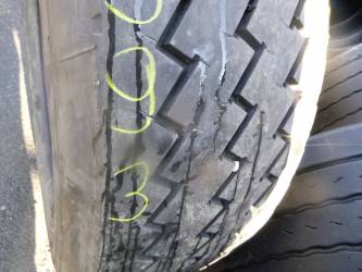 Opona używana 275/70R22,5 Pirelli BIEŻNIKOWANA