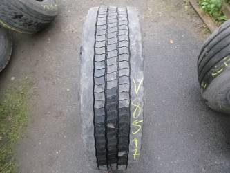 Opona używana 275/70R22,5 Bridgestone BIEŻNIKOWANA