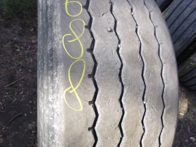 Opona używana 385/65R22,5 Bridgestone BIEŻNIKOWANA