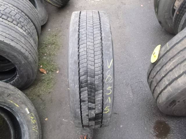 Opona używana 275/70R22,5 Pirelli MC01