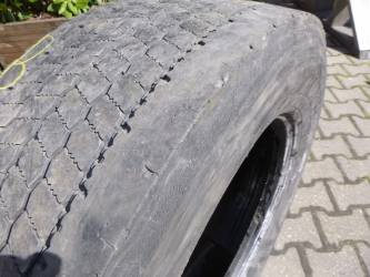 Opona używana 315/60R22,5 Bridgestone BIEŻNIKOWANA