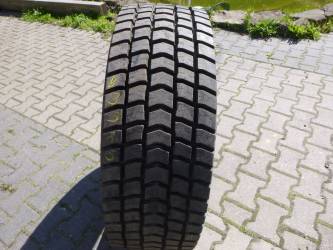 Opona używana 305/60R22,5 Continental BIEŻNIKOWANA