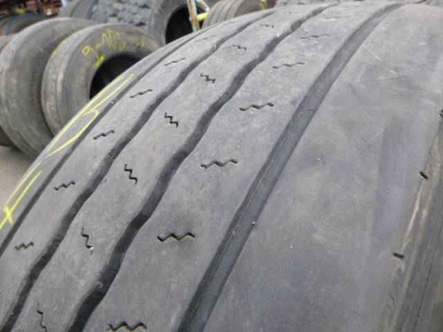 Opona używana 315/70R22,5 Semperit RUNNER F2