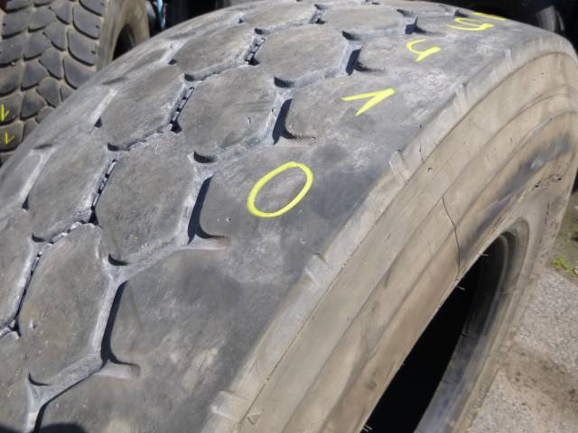 Opona używana 385/65R22,5 Bridgestone M-TRAILER 001 PLUS