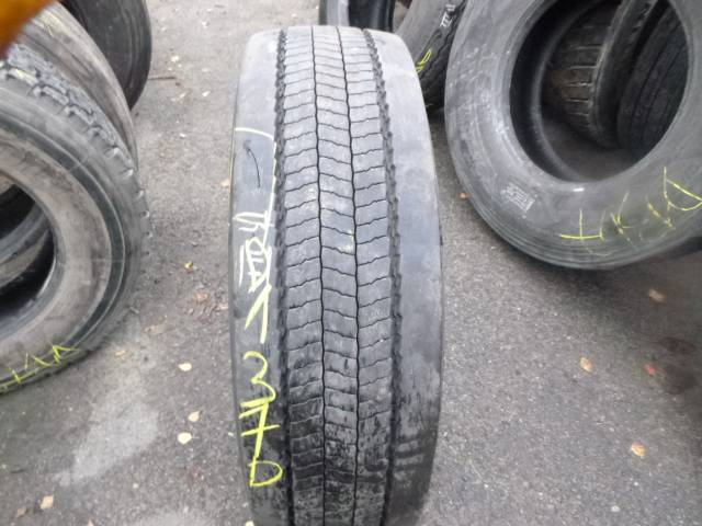 Opona używana 275/70R22,5 Pirelli MC01