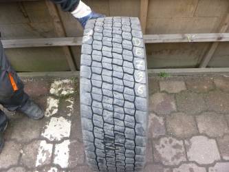 Opona używana 295/55R22,5 Goodyear BIEŻNIKOWANA