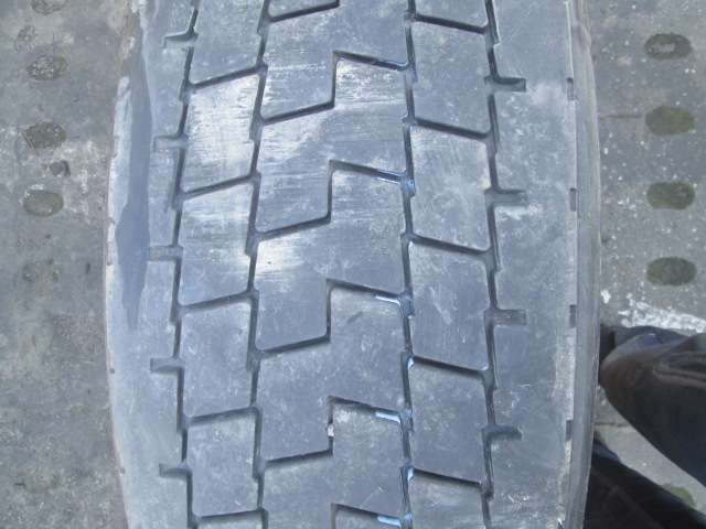 Opona używana 315/70R22.5 Continental MICHELIN XDE2