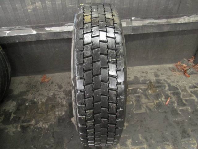 Opona używana 315/80R22,5 Bridgestone MICHELIN XDE2