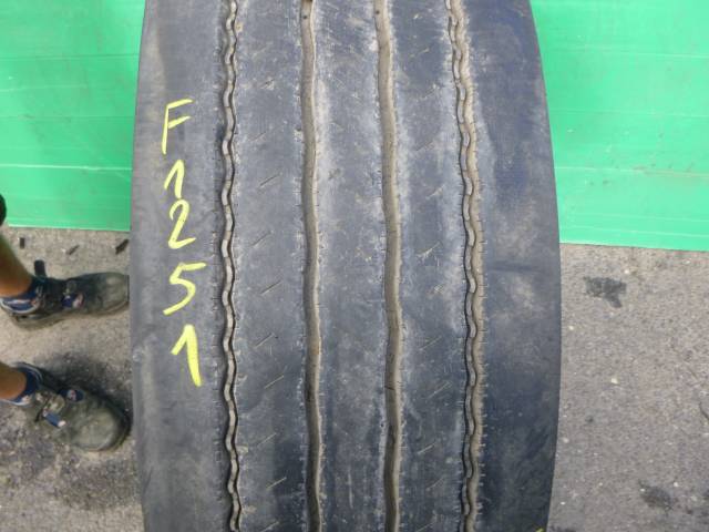 Opona używana 315/80R22,5 Pirelli FH01