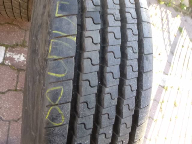 Opona używana 12R22,5 Pirelli MICHELIN XZE2