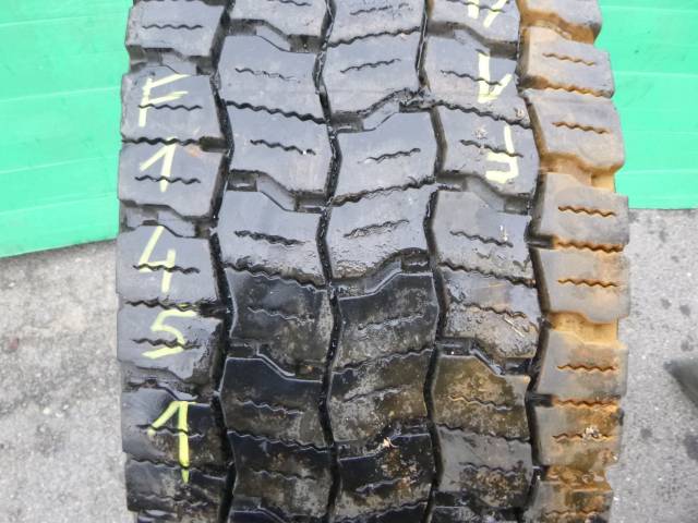 Opona używana 315/70R22,5 Bridgestone BIEŻNIKOWANA