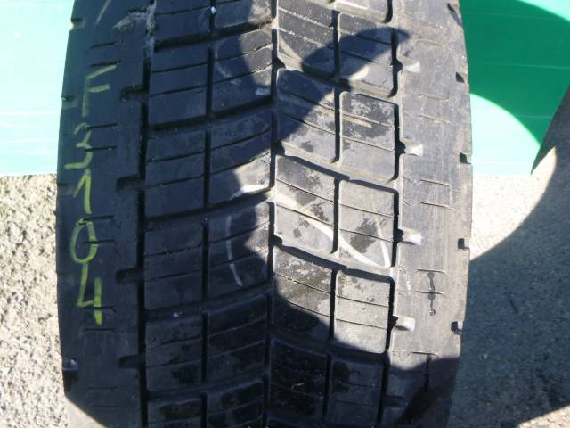 Opona używana 315/70R22,5 Bridgestone BIEŻNIKOWANA