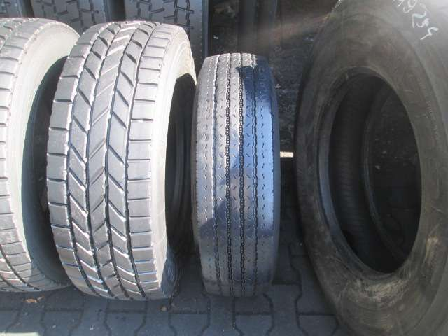 Opona używana 215/75R17.5 Bridgestone BIEZNIKOWANA