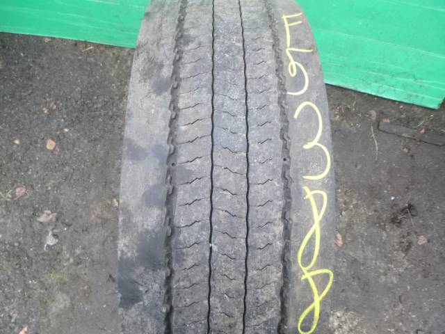 Opona używana 275/70R22,5 Pirelli MC01