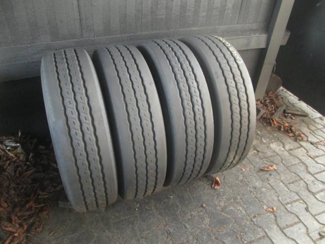 Opony używane 215/75R17,5 Goodyear KMAX T