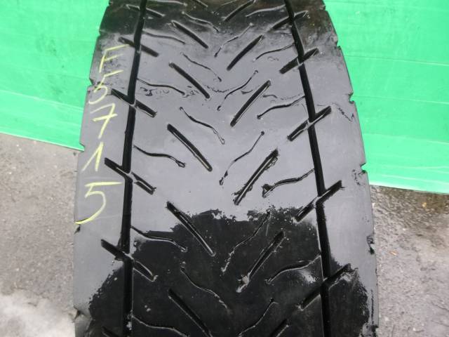 Opona używana 295/80R22,5 Goodyear KMAX D