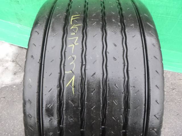 Opona używana 445/45R19,5 BENCHMARK T820